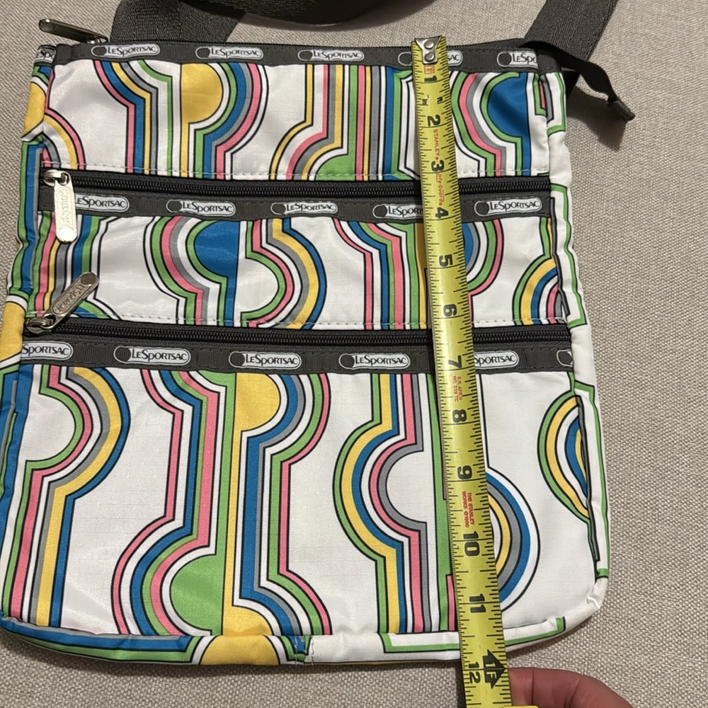 LeSportSac Crossbody Bag-Nylon Retro Print-Wide Gray Strap-3 Zip Compartments - Picture 11 of 16